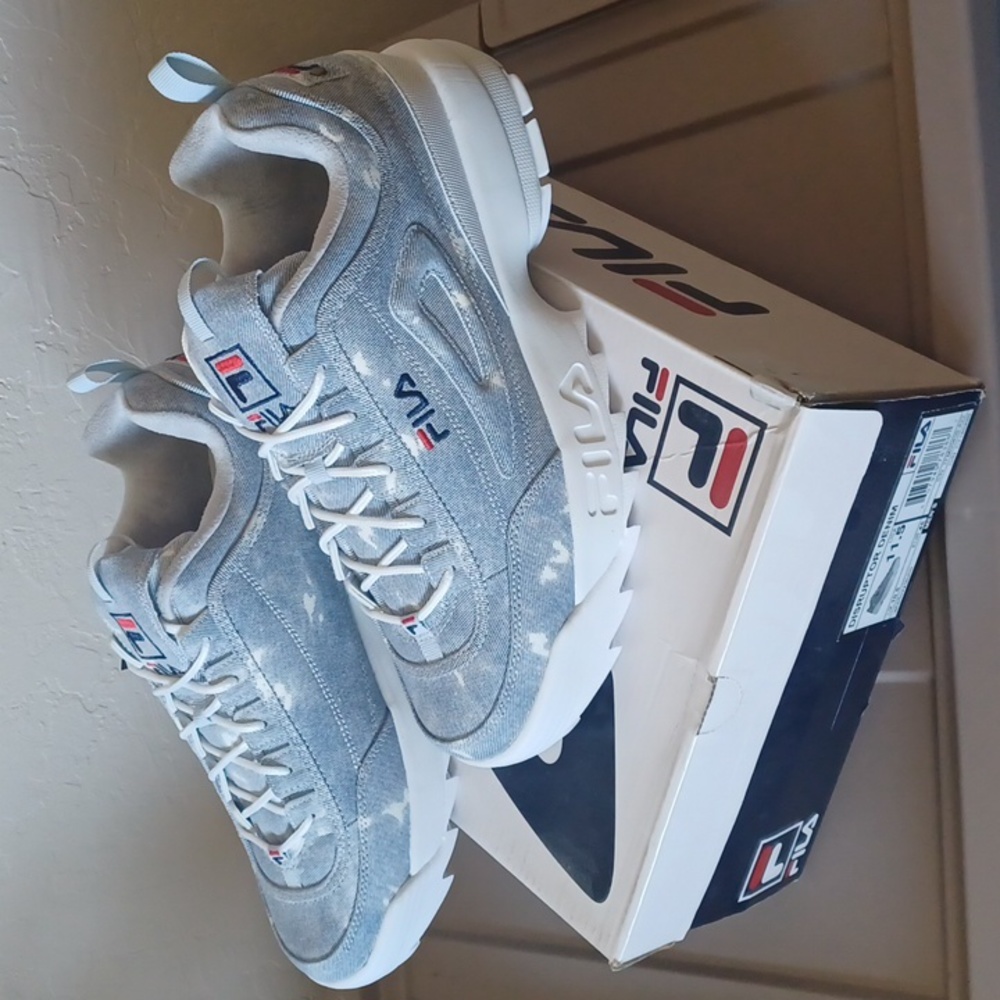 NIB Denim Fila Disruptor!